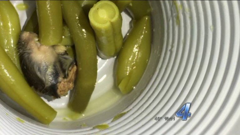 dead-mouse-in-green-beans_105999