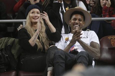 nick young and iggy azalea_106692