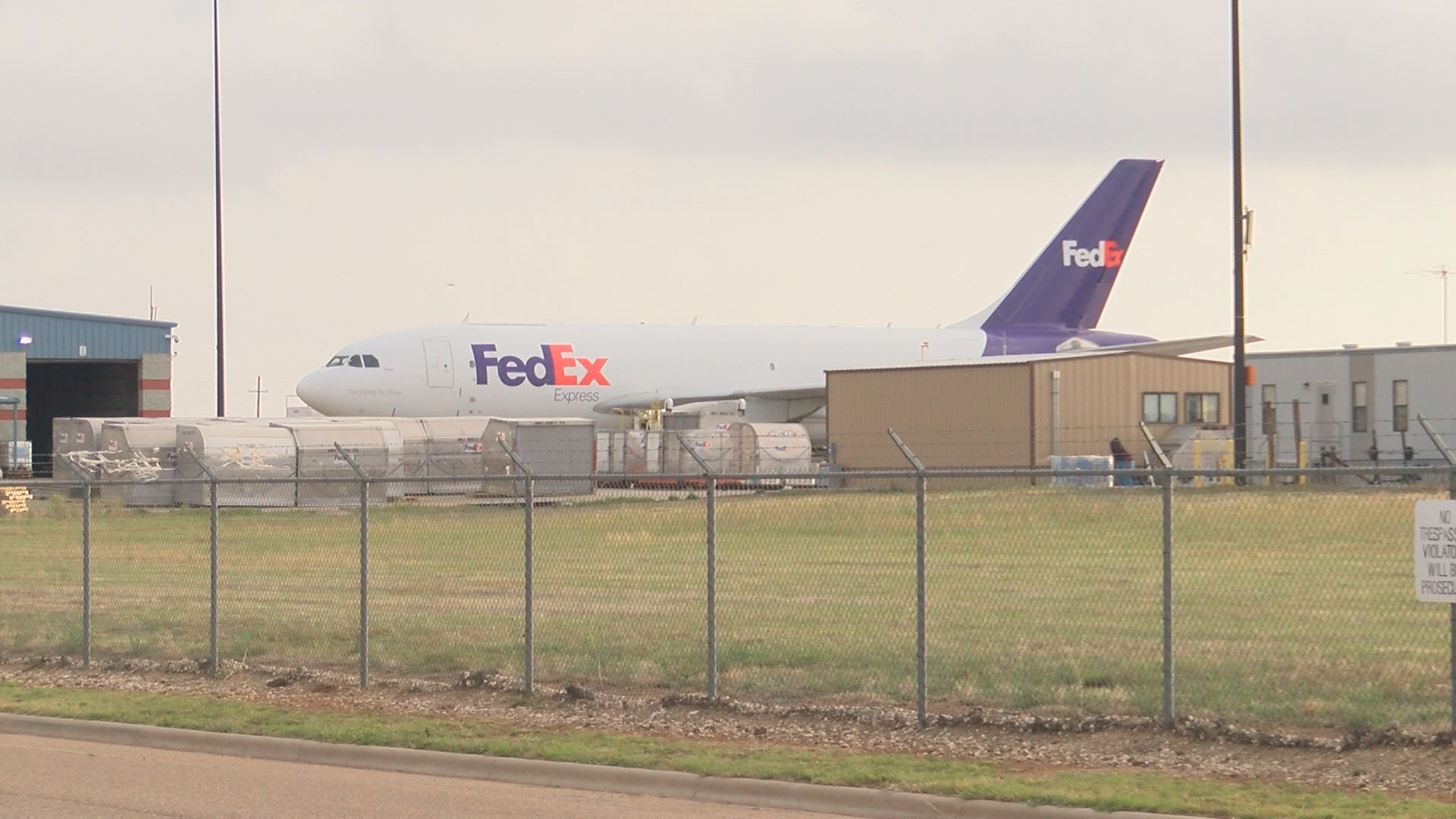 fedex plane_113826