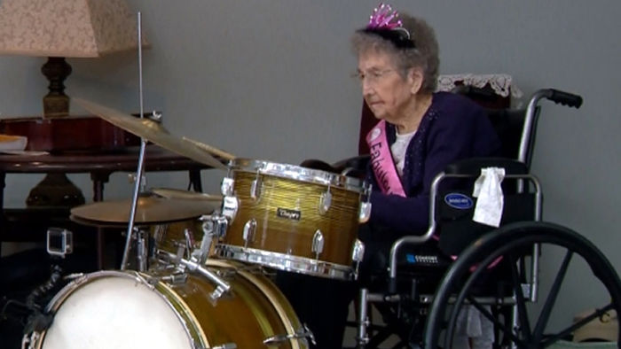 99-year-old drummer_108466