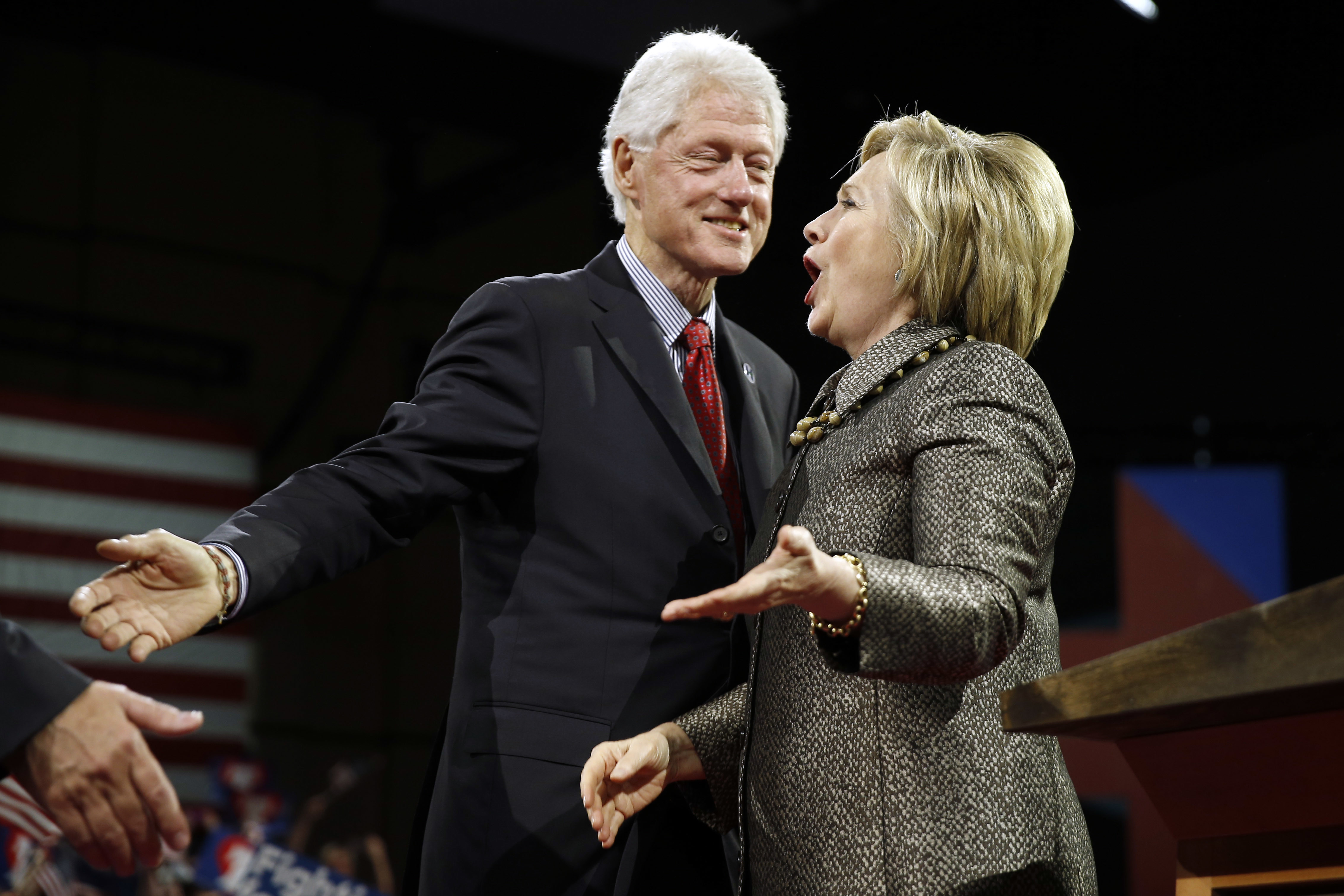 Hillary and Bill Clinton_125748