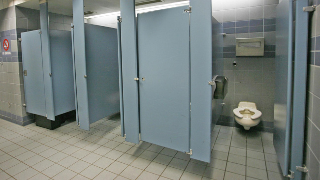 bathroom-stalls_122581