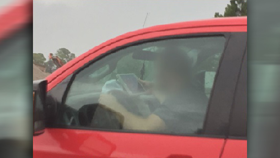 driver-reading-ipad copy_123072