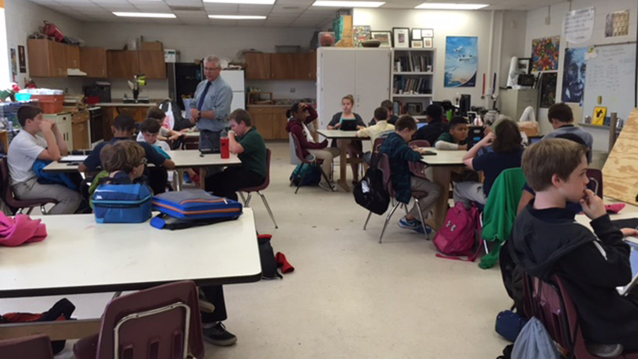 generic teachers classroom_139889