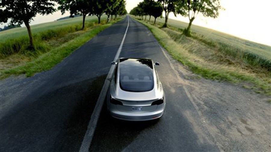 tesla_144042