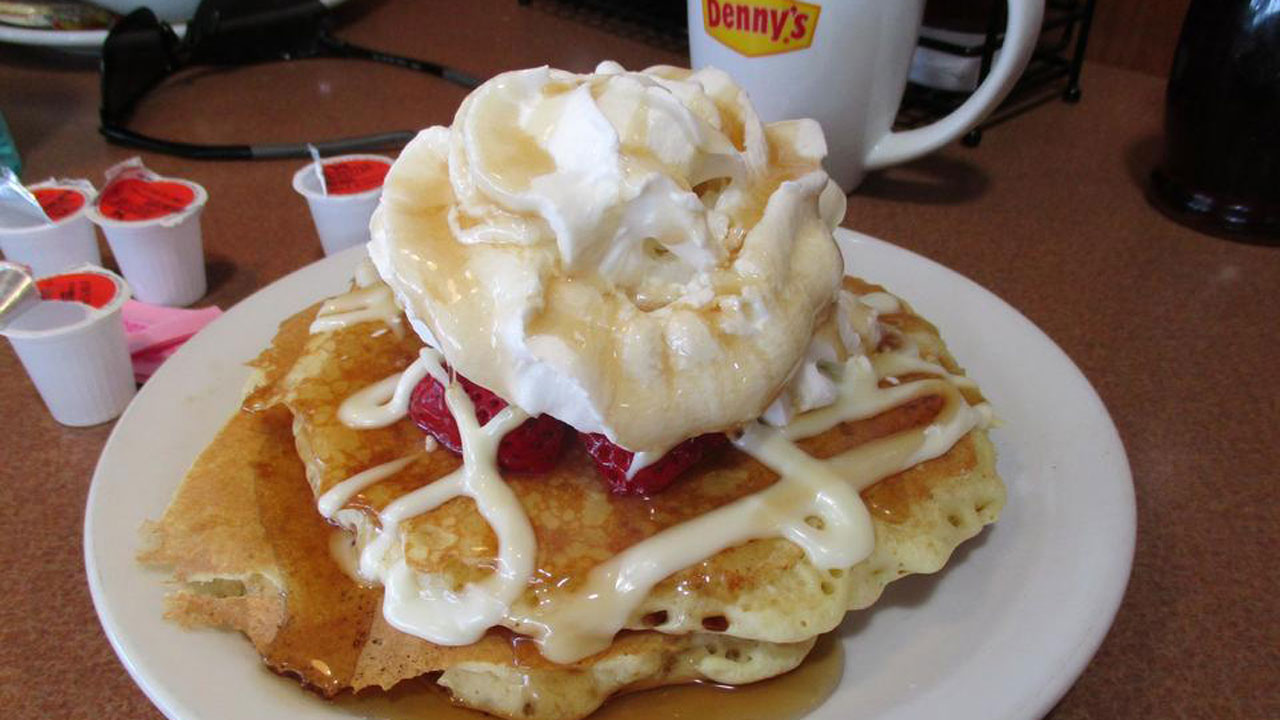 dennys-pancakes_148692