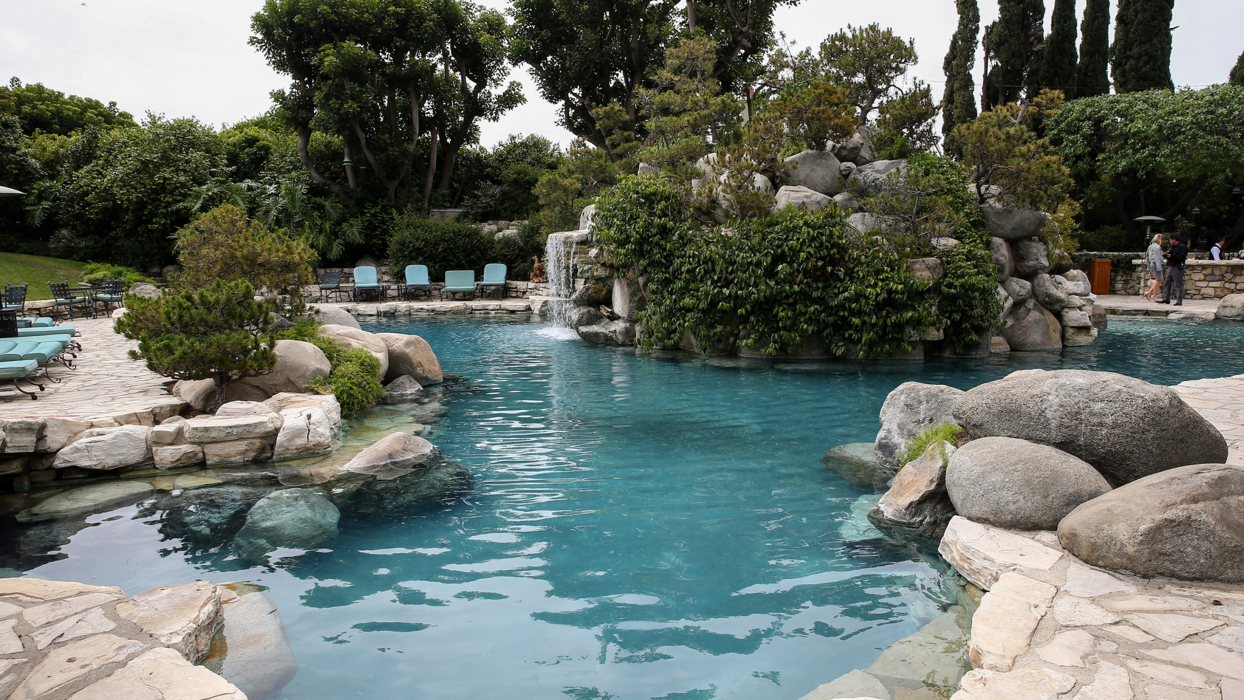 Playboy Mansion Sold_170740