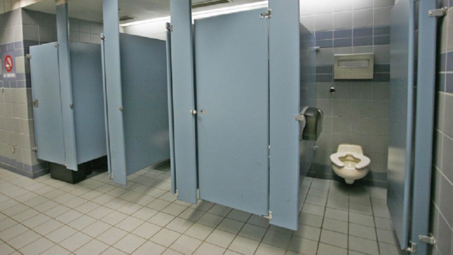 bathroom-stalls1_182253