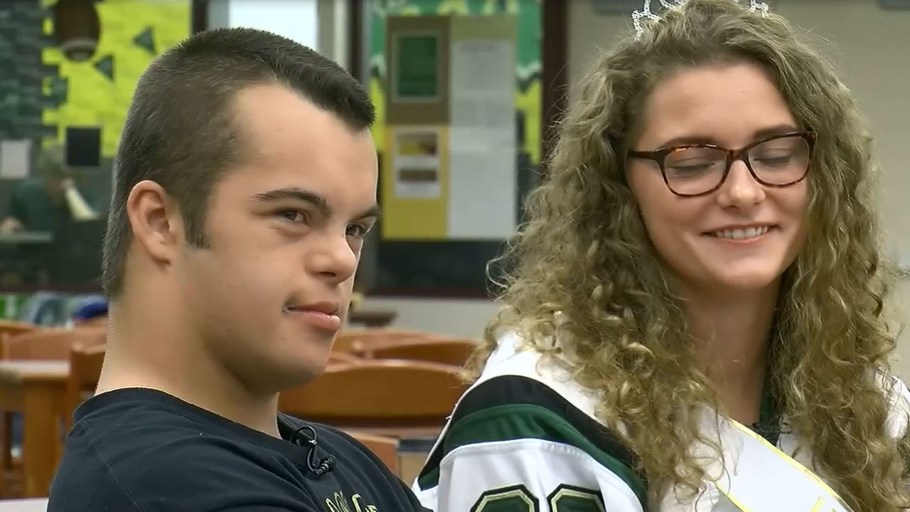 down-syndrome-homecoming_187140