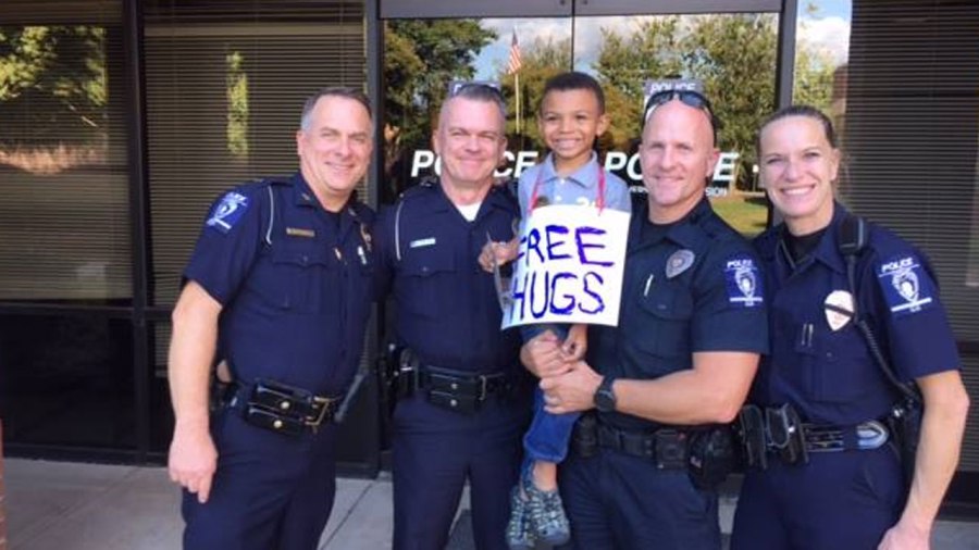 free-hugs-kid_187335