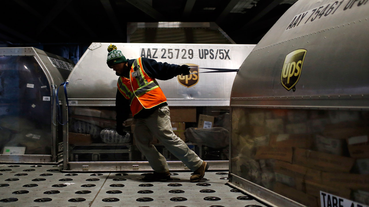 ups-worker_183174