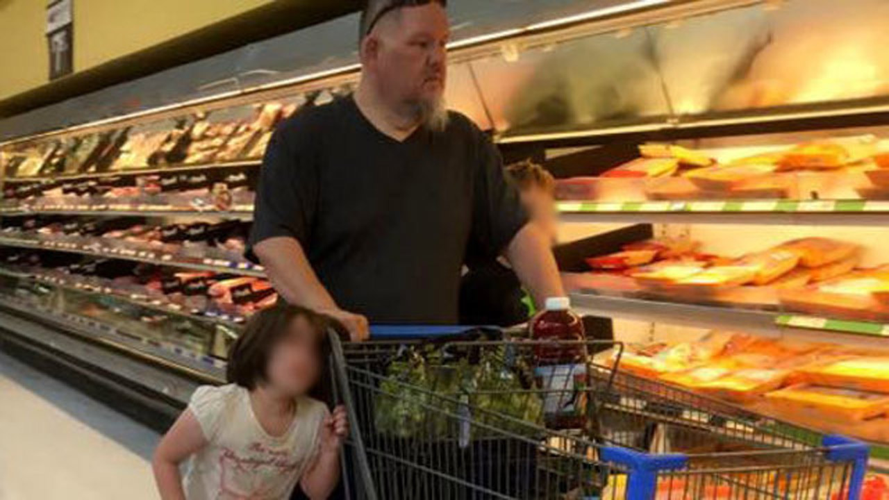 walmart-hair-pulled_185437