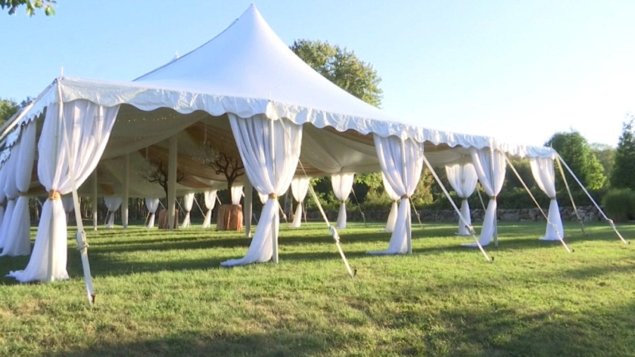 wedding-venue-protest_182109