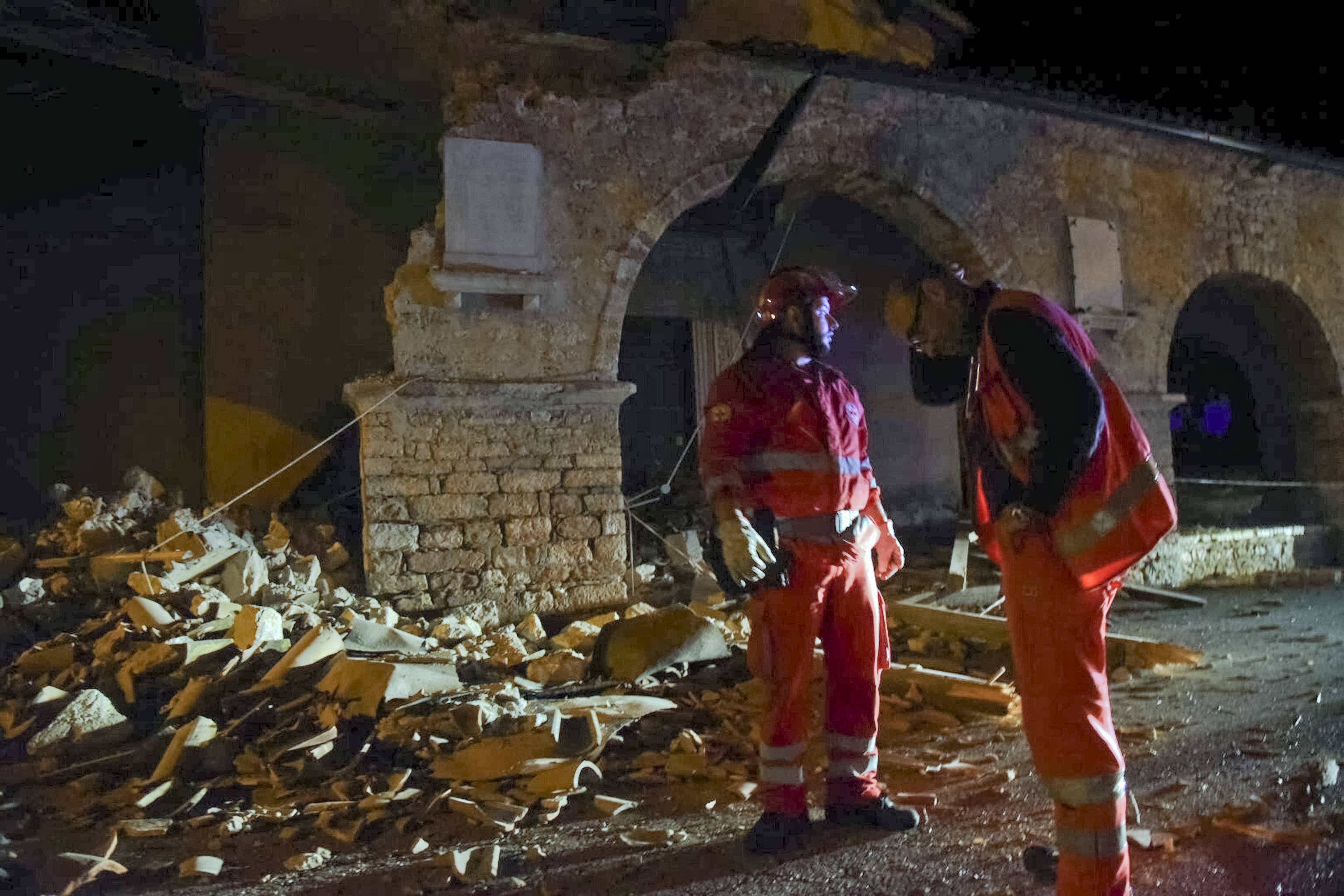 Italy Quake_200159