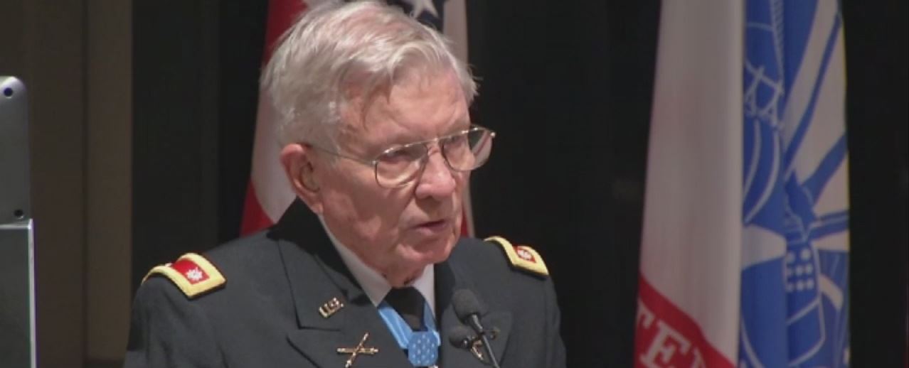 medal-of-honor-winner_197400