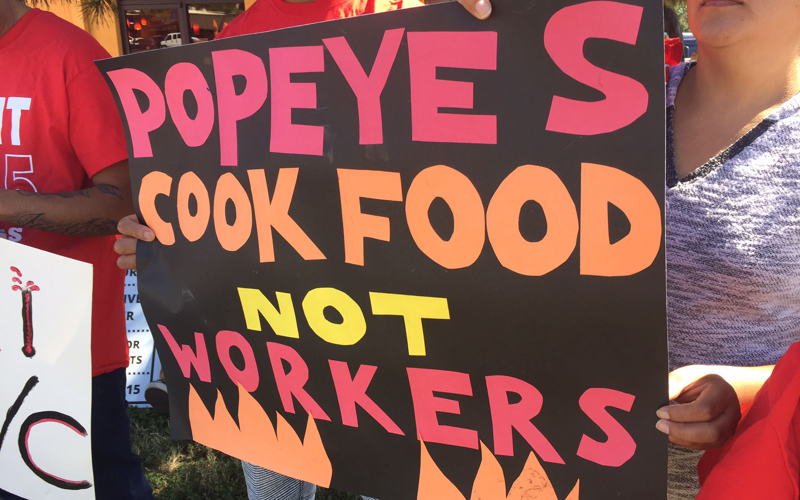 popeyes-cook-food_193977