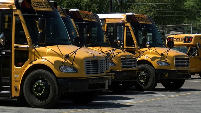 school_buses_199902