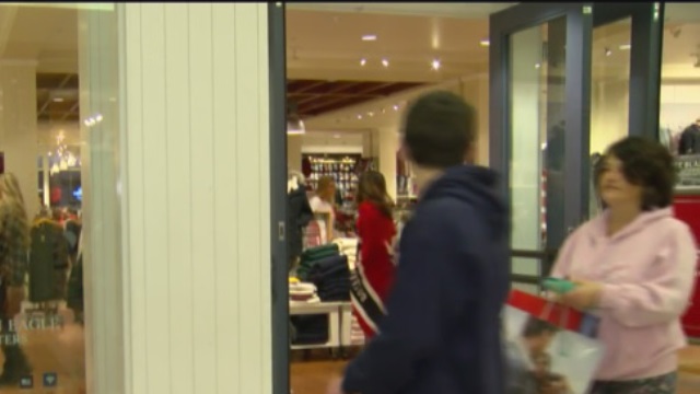 mall-shoppers_208764