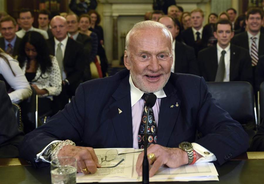 150224-space-buzzaldrin_b9e5a5fd54387c500c66bd4ea6f2bcd0-nbcnews-ux-2880-1000_214817