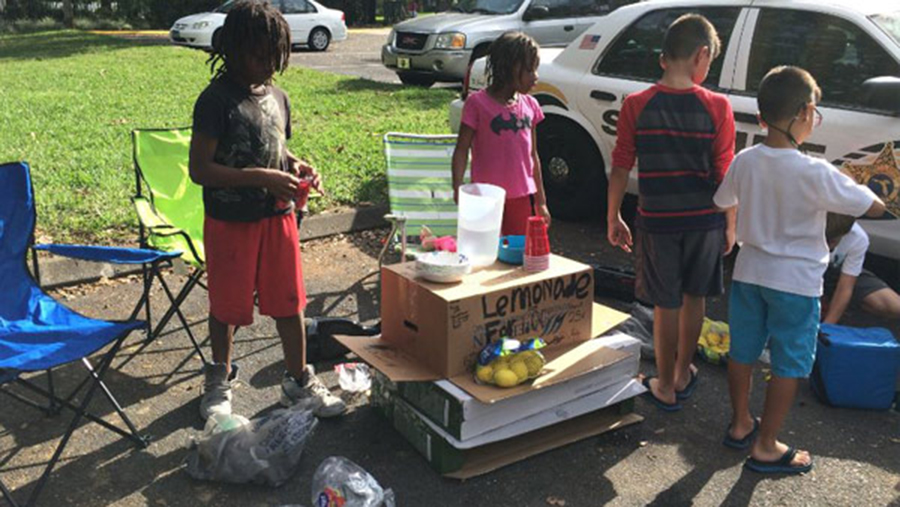 r-lemonade-stand-robbery-we_225100