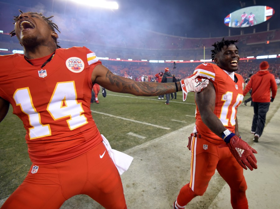 Tyreek Hill, Demarcus Robinson_218171