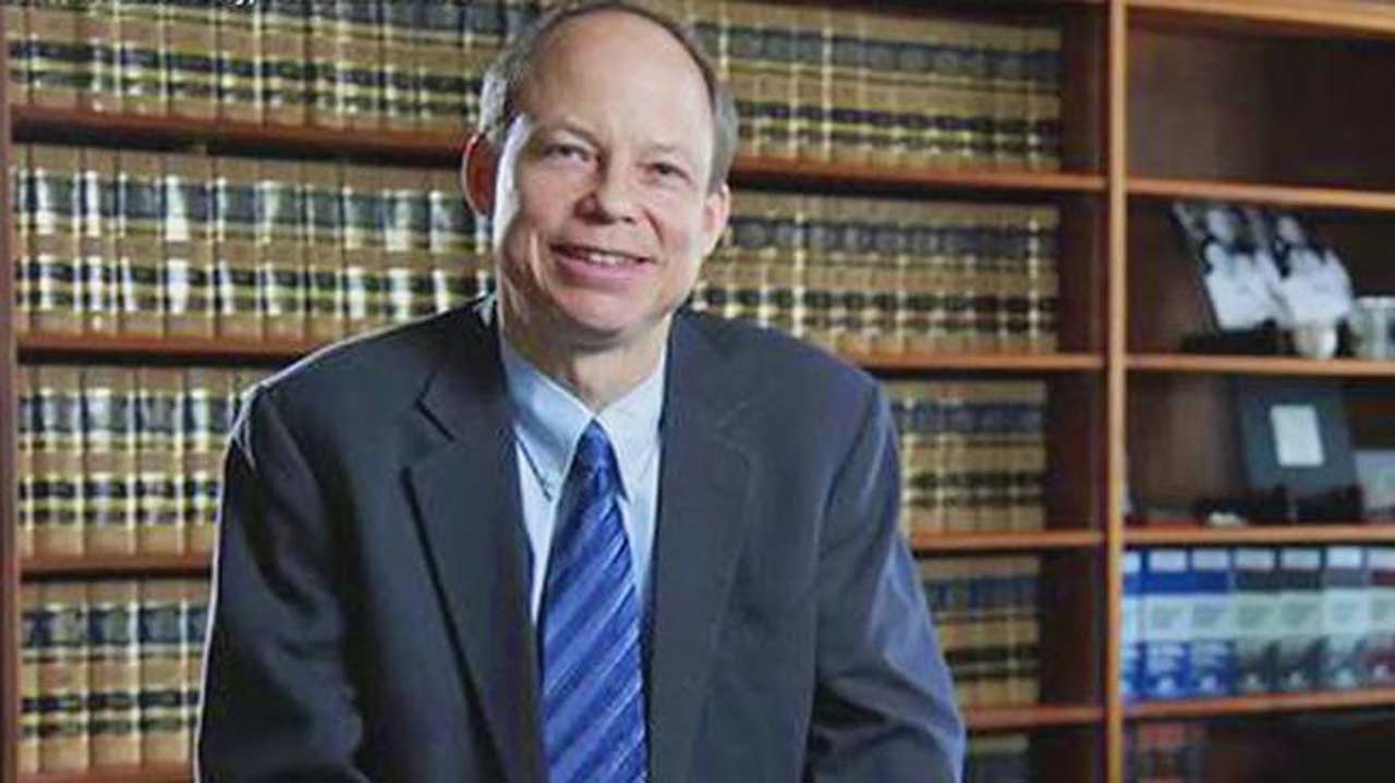 stanford-judge_222324