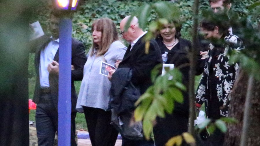 fisher-reynolds-funeral_228423