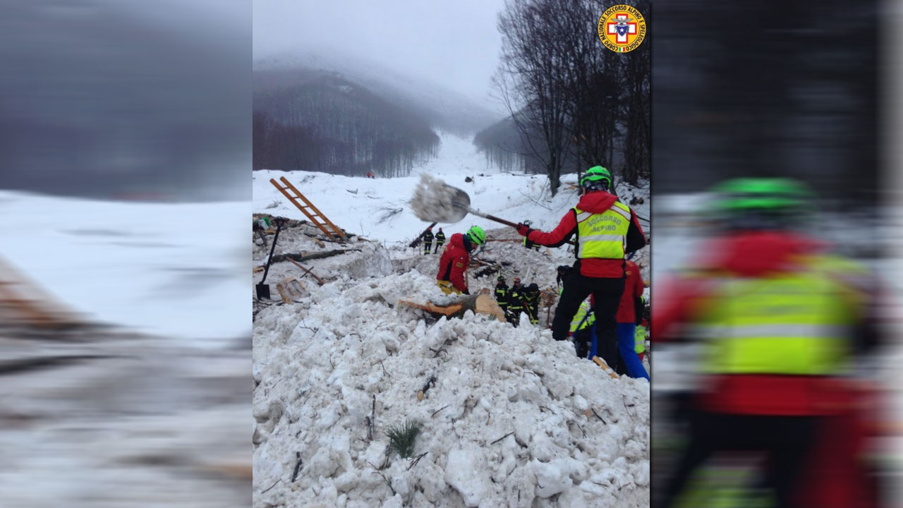 italy-avalanche_236357