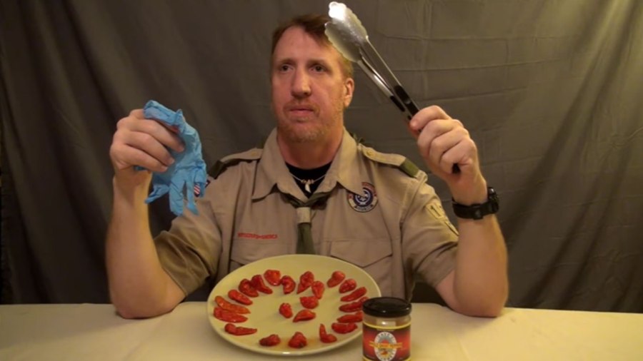 scout-leader-eats-ghost-pep_228455