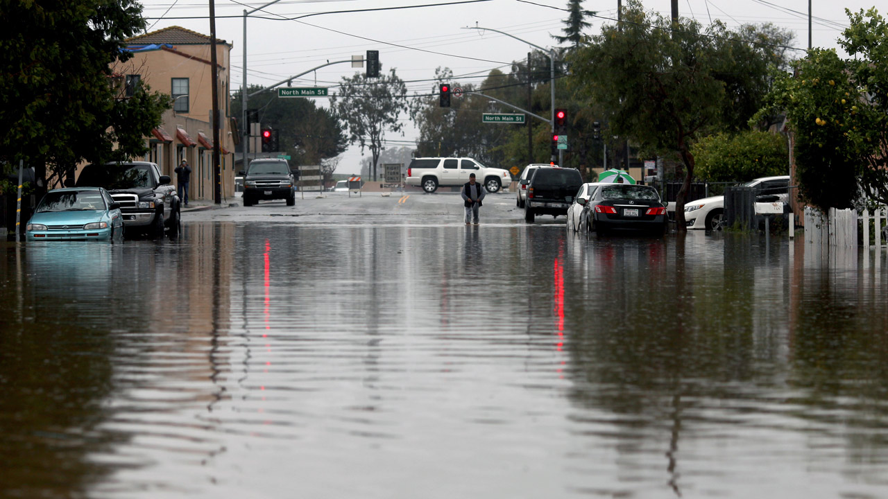 cali-flooding_255250