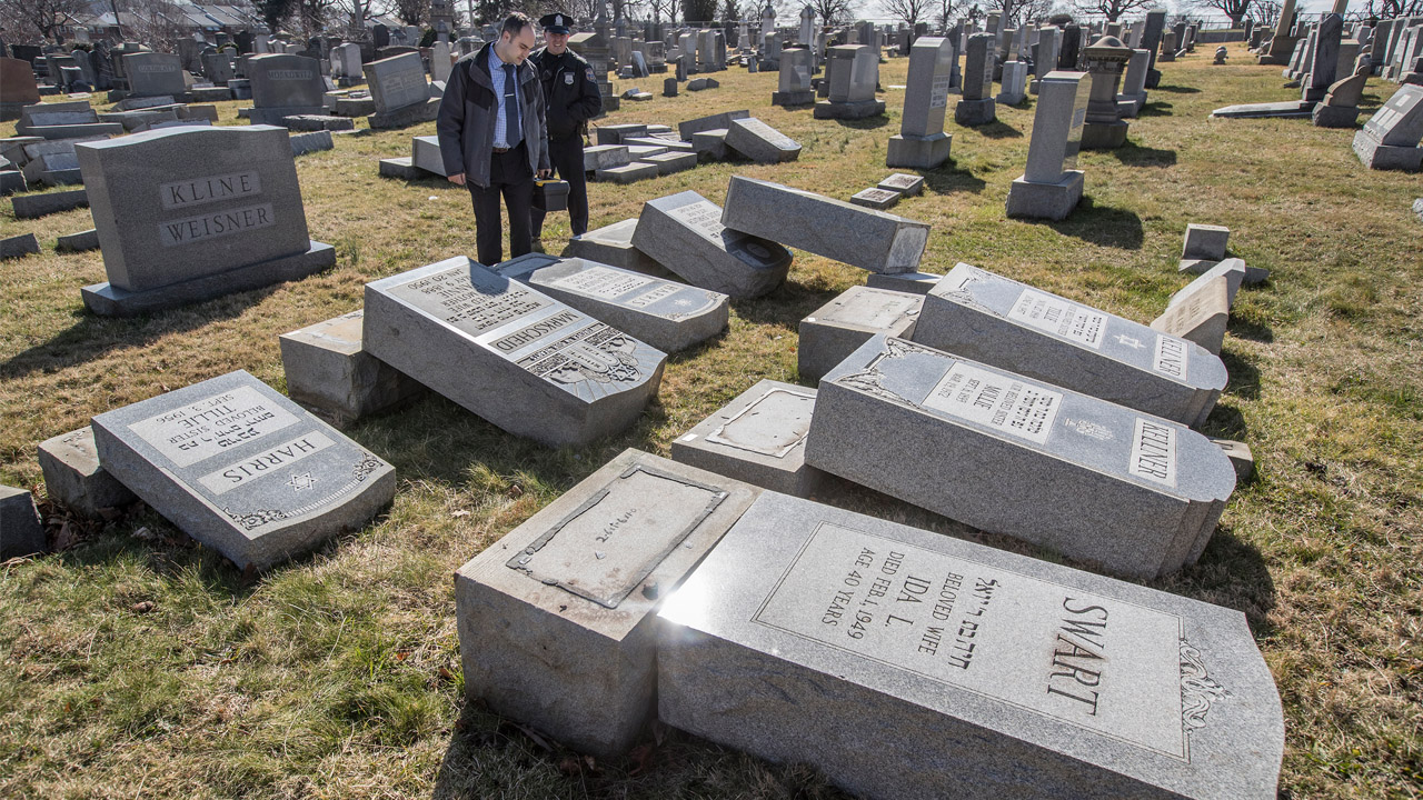 headstones_258673