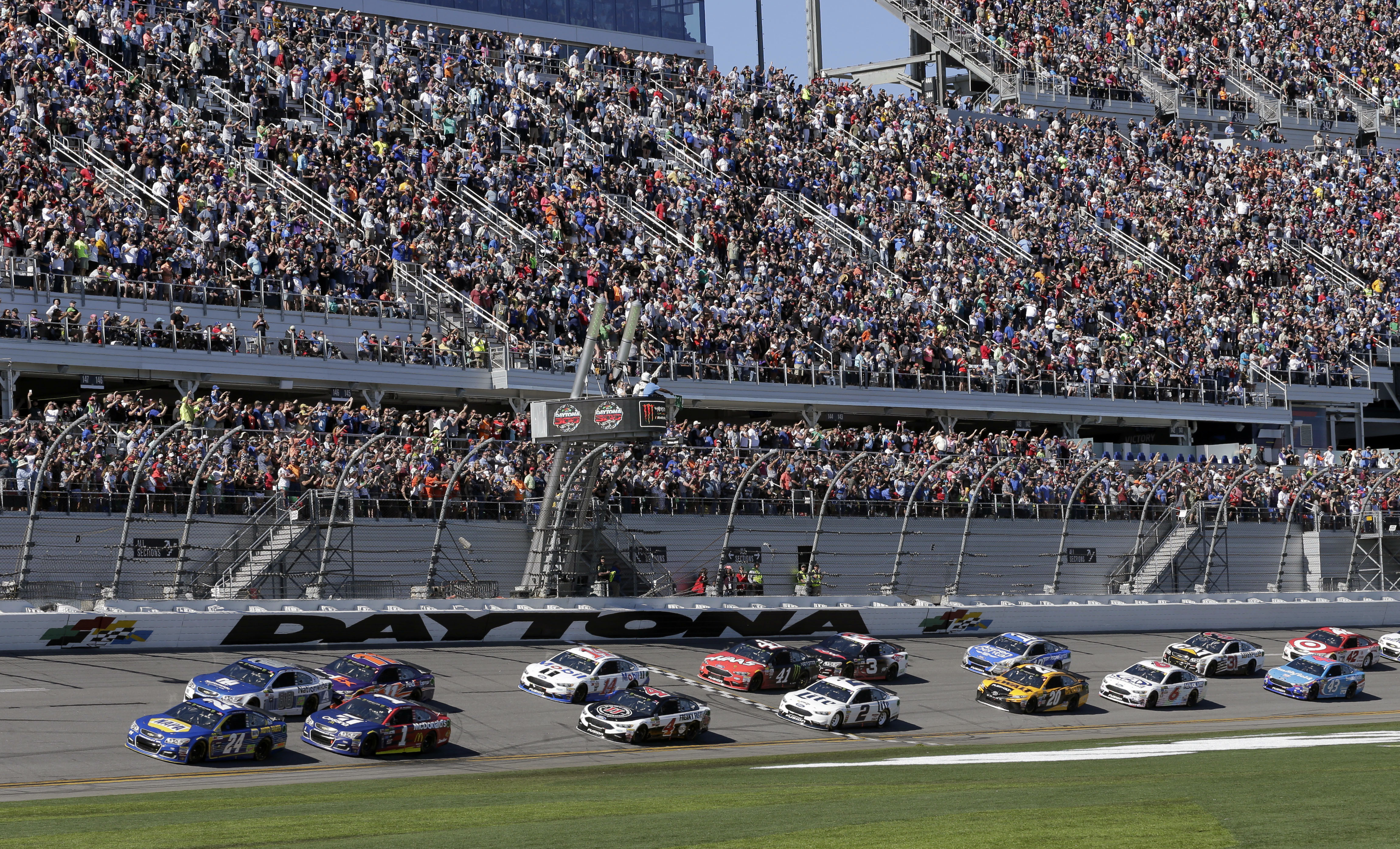 NASCAR Daytona 500 Auto Racing_258370