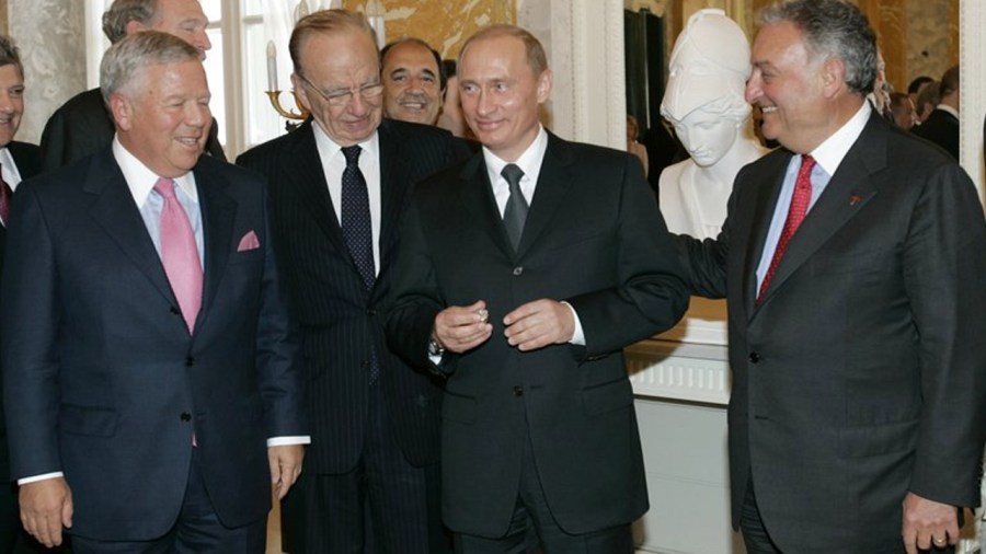 putin-super-bowl-ring_244684