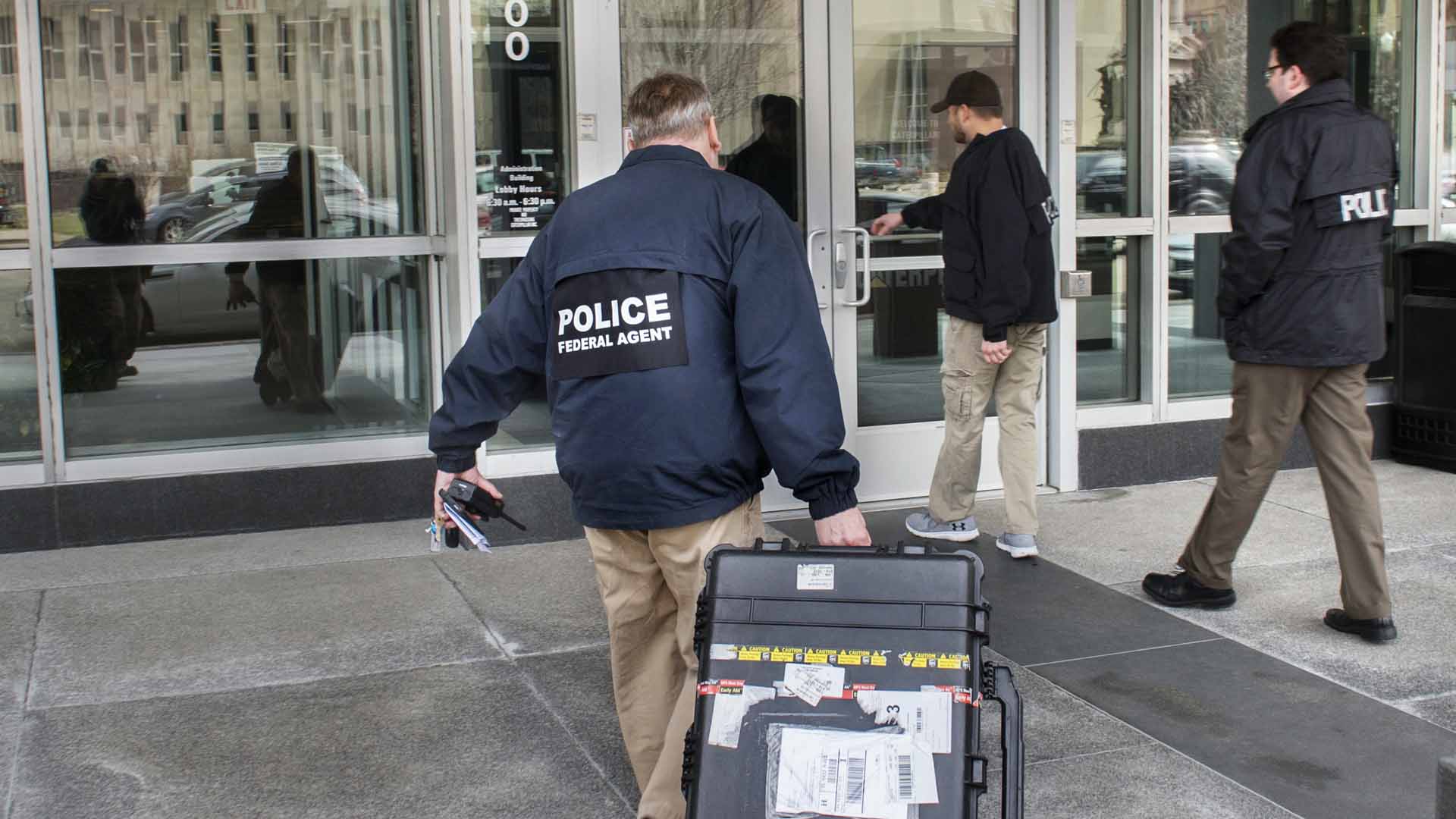 APTOPIX Caterpillar Search Warrant_261284