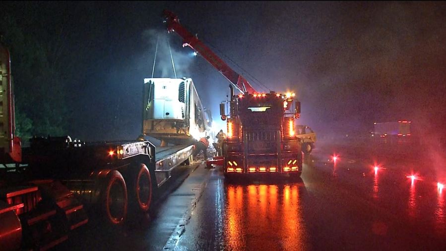 BURNING TRUCK 3_276173