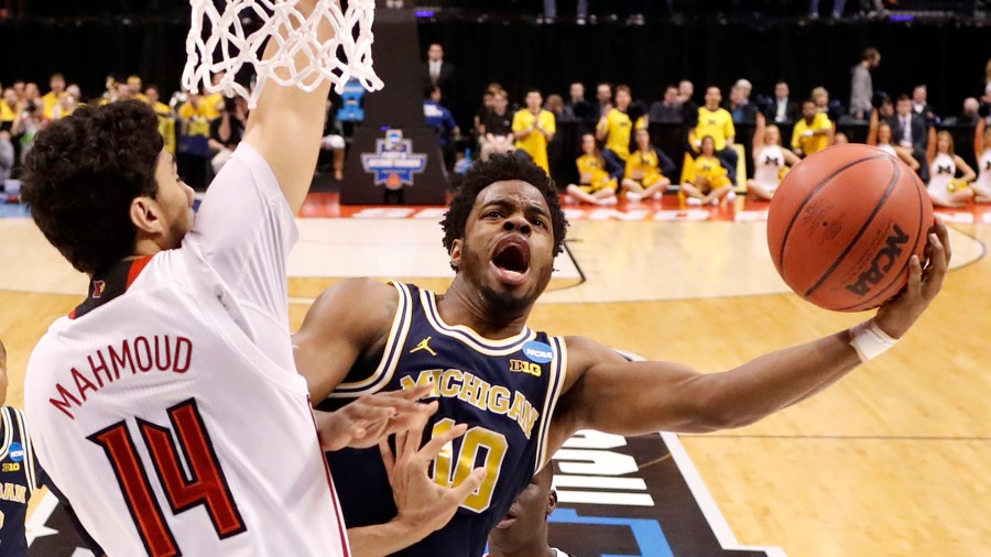 Michigan Louisville Basketball_271303