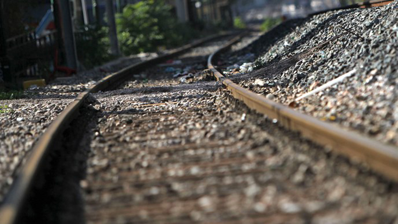 train-tracks-generic_268895