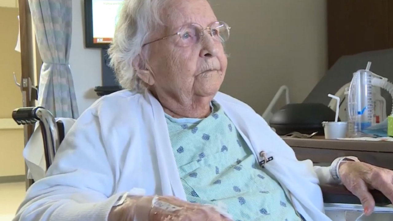 woman-survives-hous-fire_274832