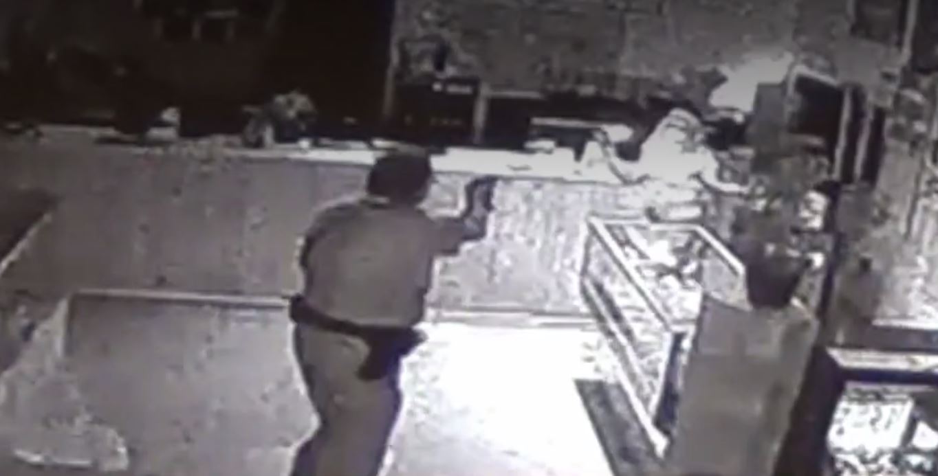 cop and burglar 2_280986