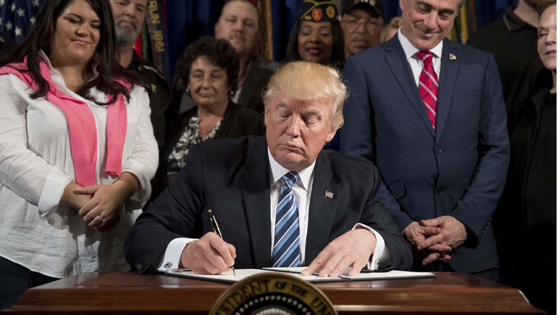 Donald Trump,David Shulkin_294414