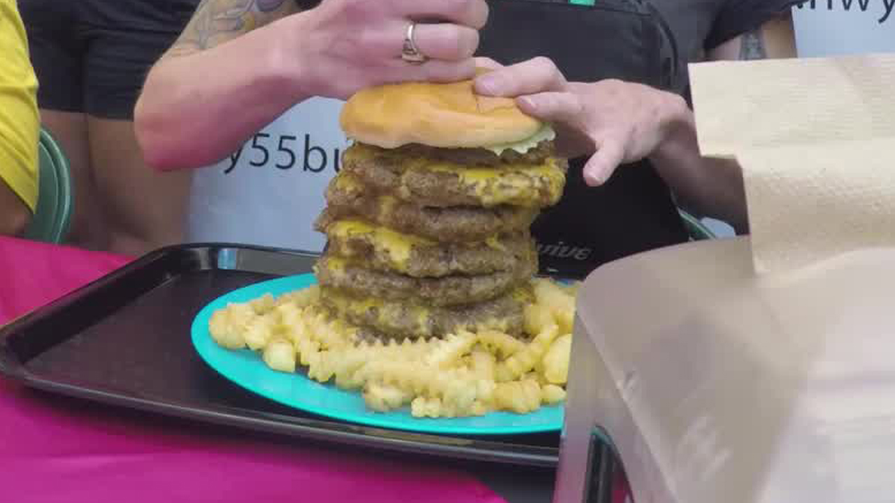 woman sets world record for hamburger eating_307827