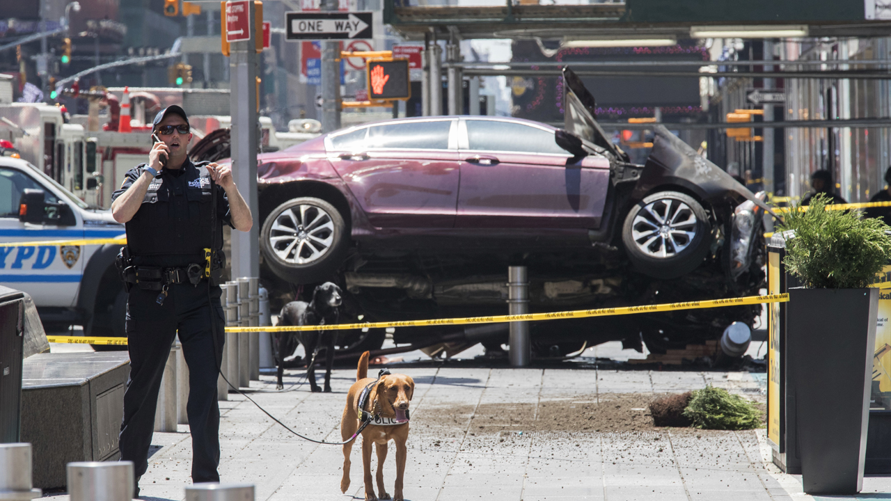 Times Square Crash_305957