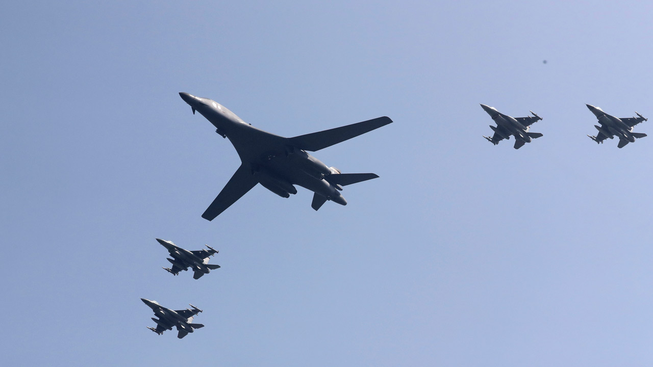 B-1B-bomber_323496