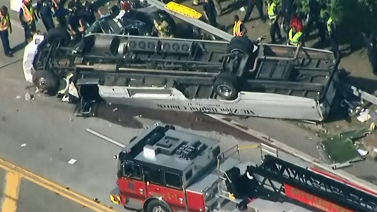 church-bus-crash_317857