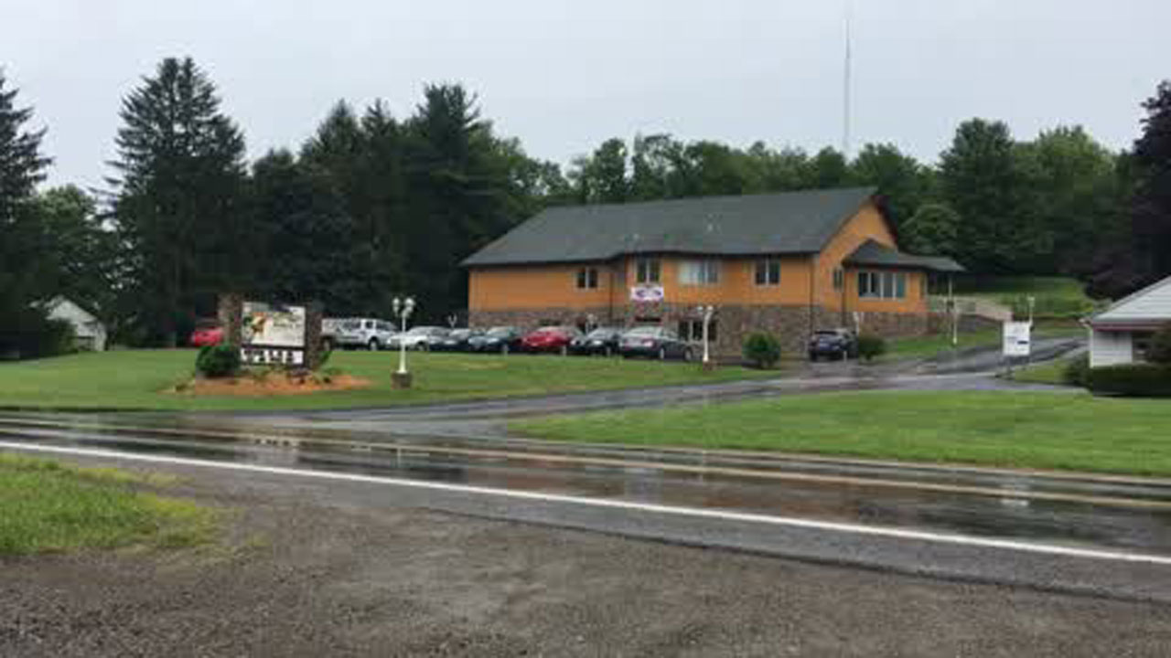 dog-funeral-home_325835