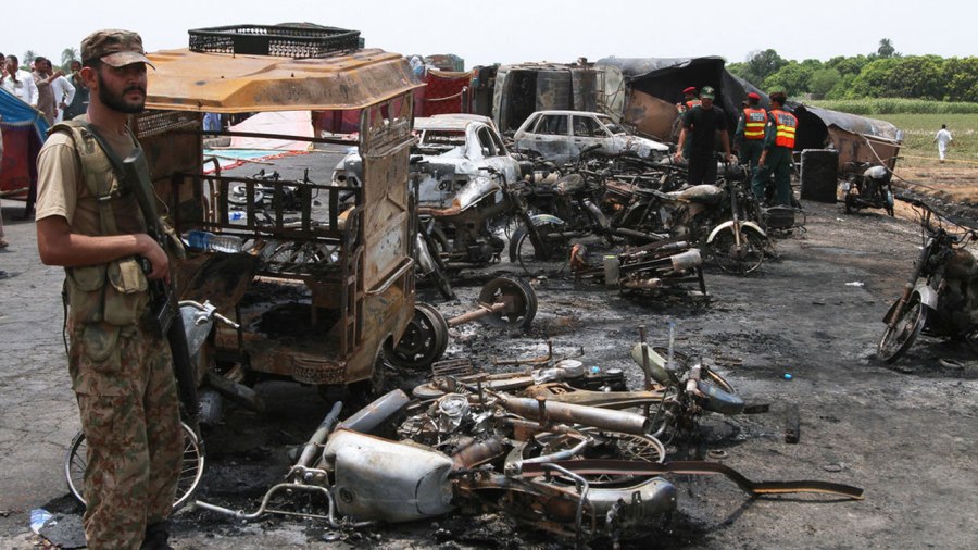 pakistan-tanker-explosin_326488