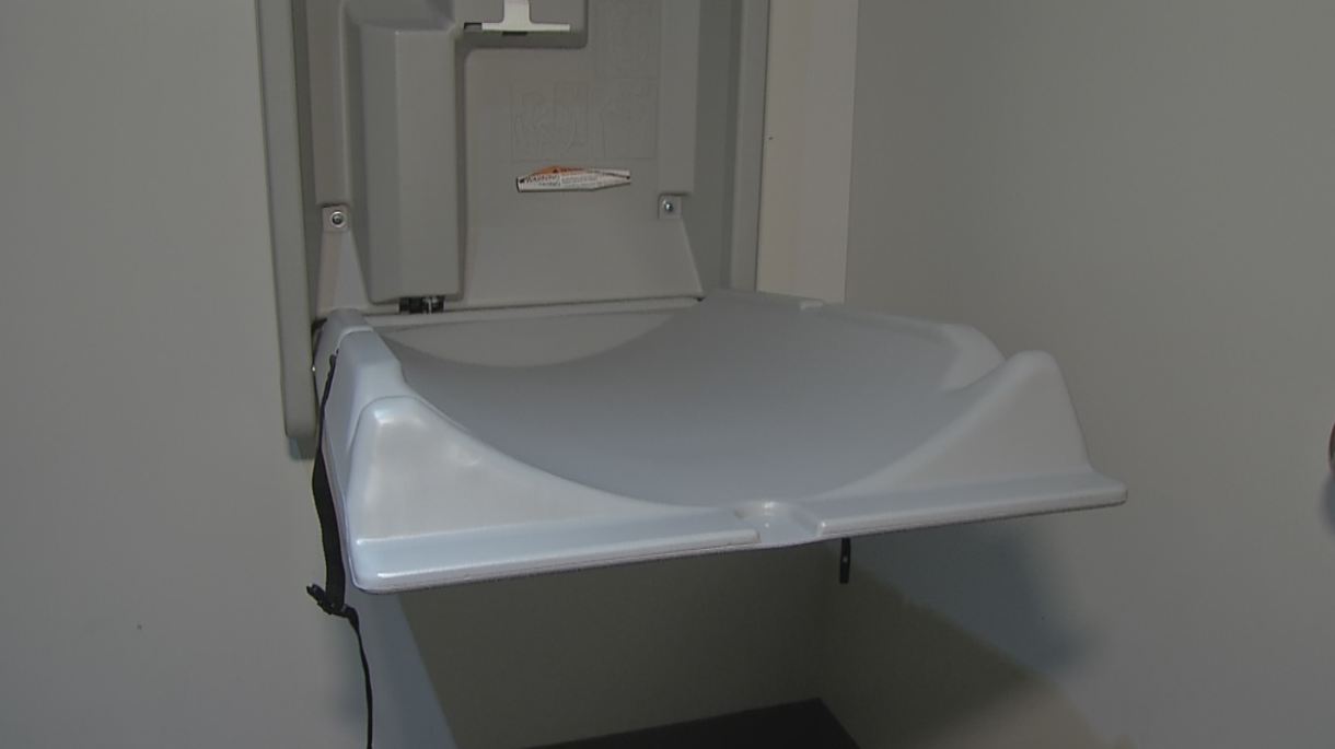 diaper table_336449