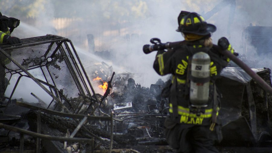 garage-bee-fire_331818