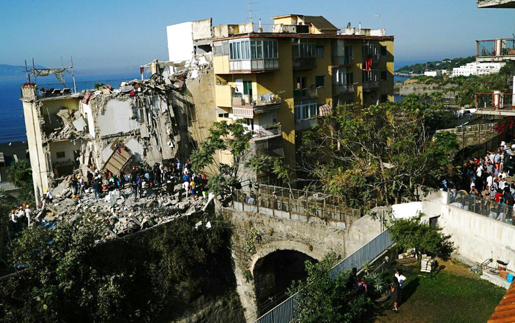 APTOPIX Italy Building Collapse_333342