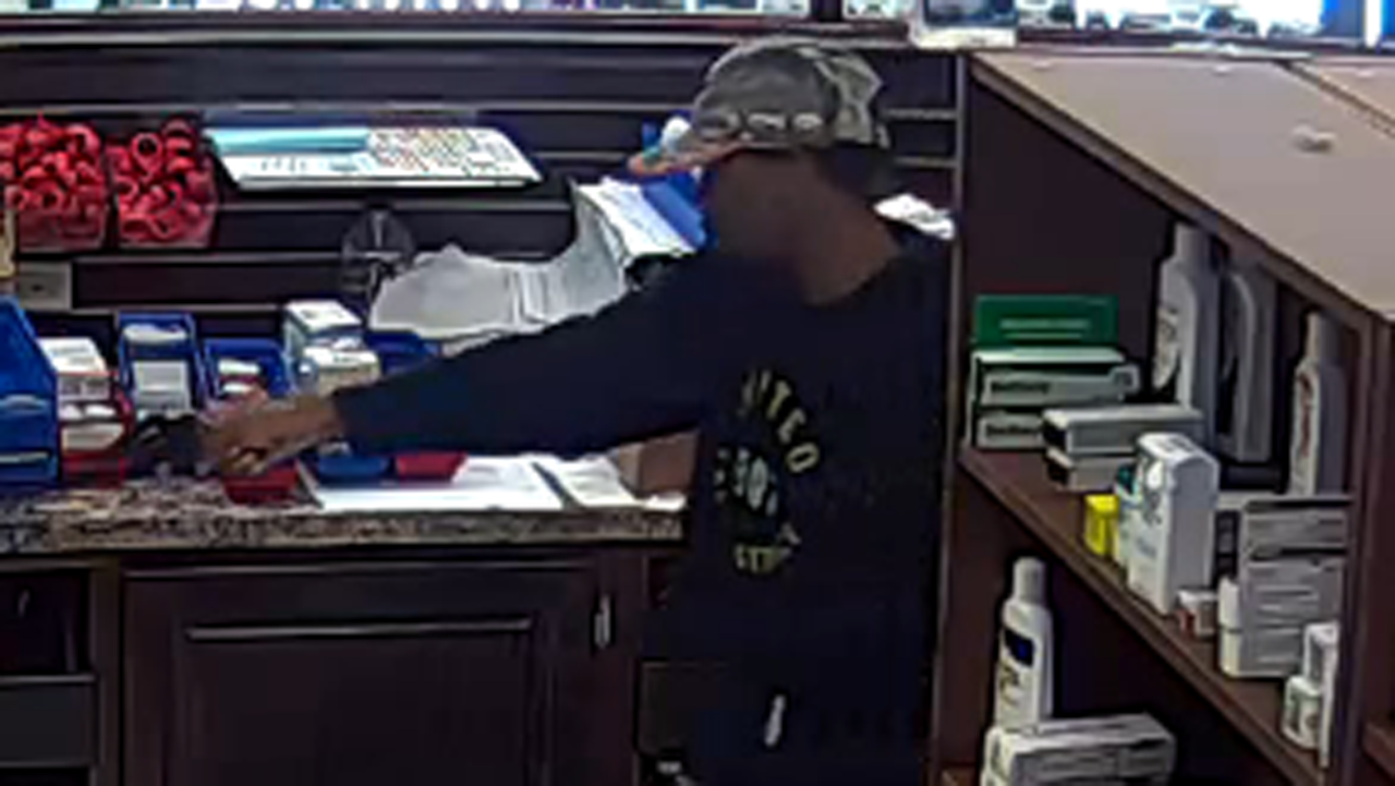 23AUG 2017 Buckeye Pharmacy Robbery 1_345569